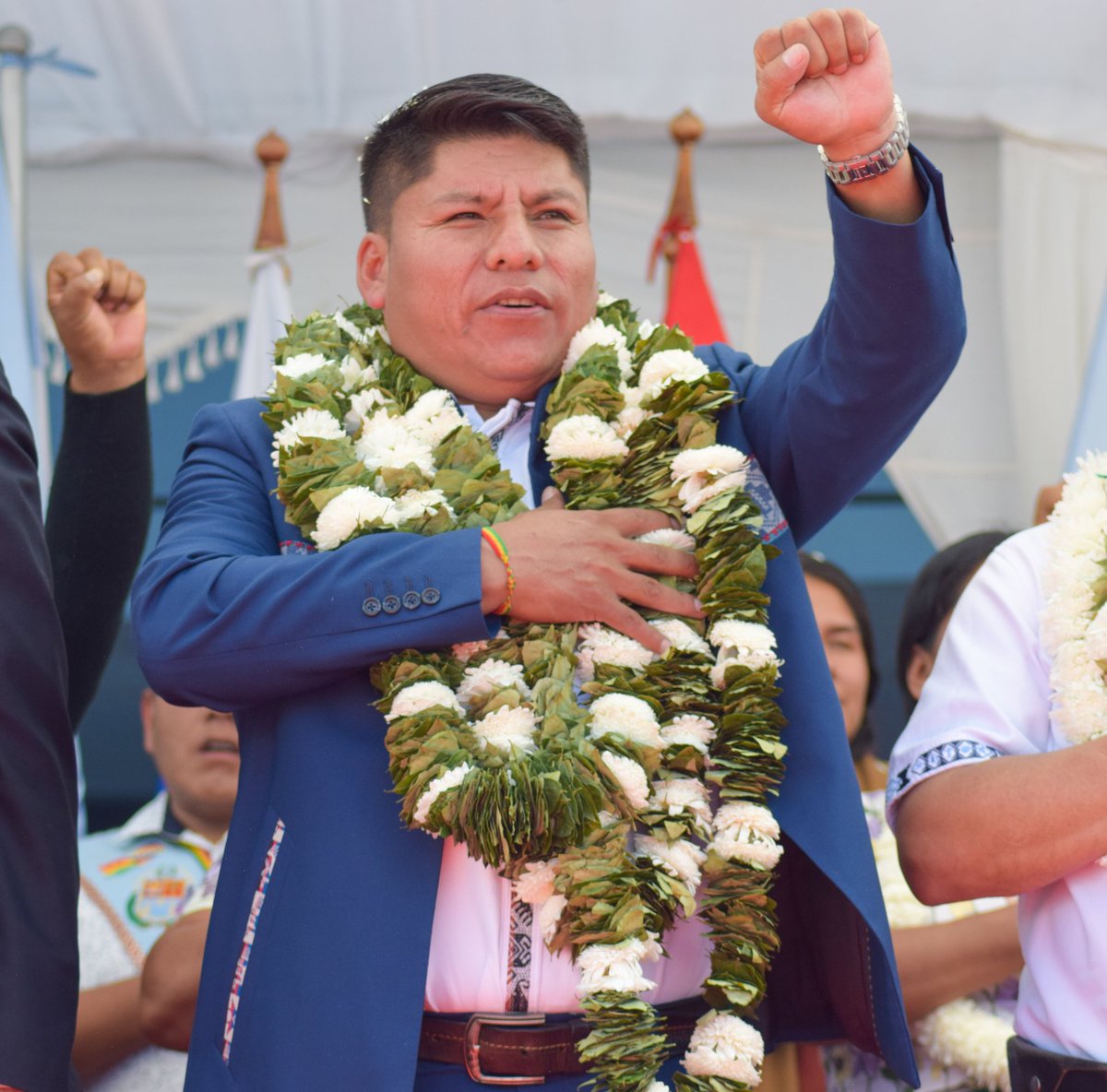 LeonardoLoza18's tweet photo. Gracias al pueblo #cochabambino, a la Asamblea Departamental, a nuestras autoridades, a las 16 provincias y a nuestras organizaciones sociales por acompañarnos.

Asumo este mandato con principios: ama sua, ama llulla, ama quella. Gobernaremos con trabajo, transparencia... https://t.co/eKSL7bYUiF