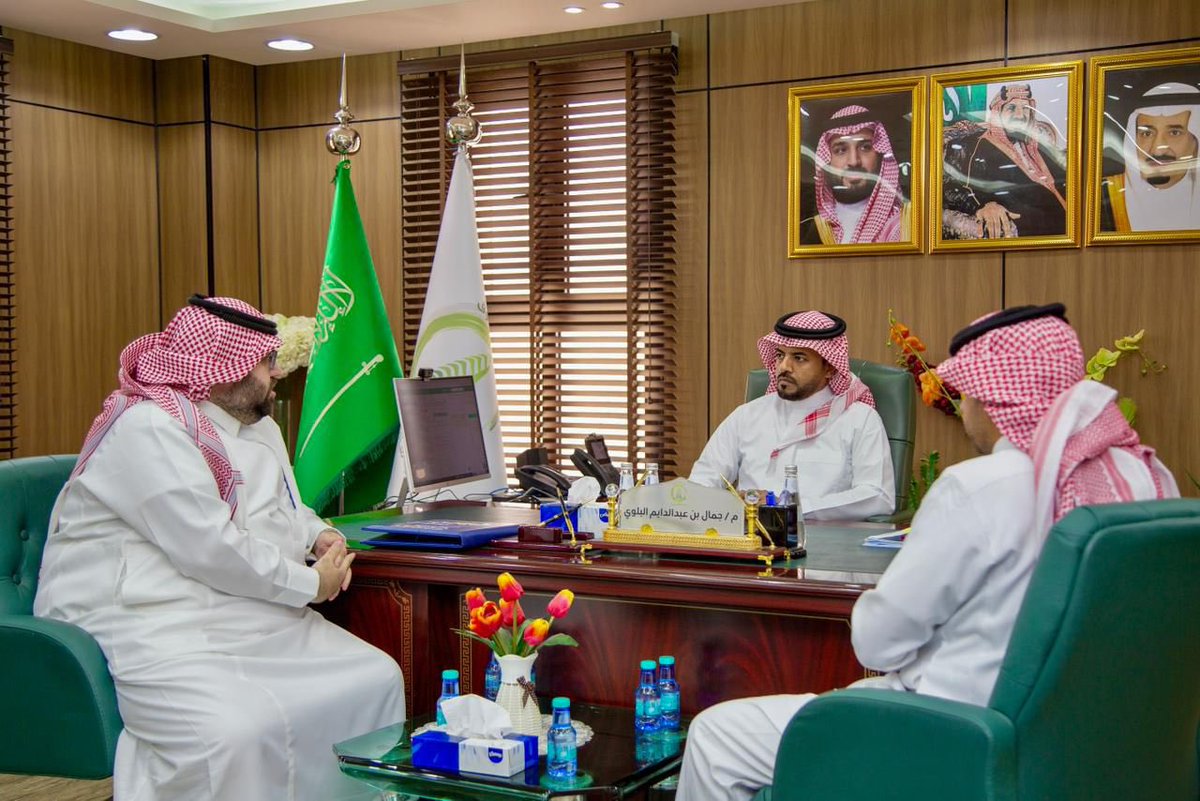 GuryatM's tweet photo. استقبل سعادة رئيس #بلدية_محافظة_القريات
م/ جمال بن عبدالدايم البلوي ، رئيس جمعية ركاز
الرياضية الأستاذ مهند عماد براده،حيث جرى خلال
اللقاء بحث مجالات التعاون المشترك ودعم
الأنشطة والمبادرات الرياضية التي تسهم في تعزيز
#جودة_الحياة بالمحافظة.
كما قدم رئيس الجمعية لسعادة رئيس البلدية
عضوية “نخبة ركاز”،تقديراً لجهوده فـي دعم
المبادرات الرياضية والمجتمعية