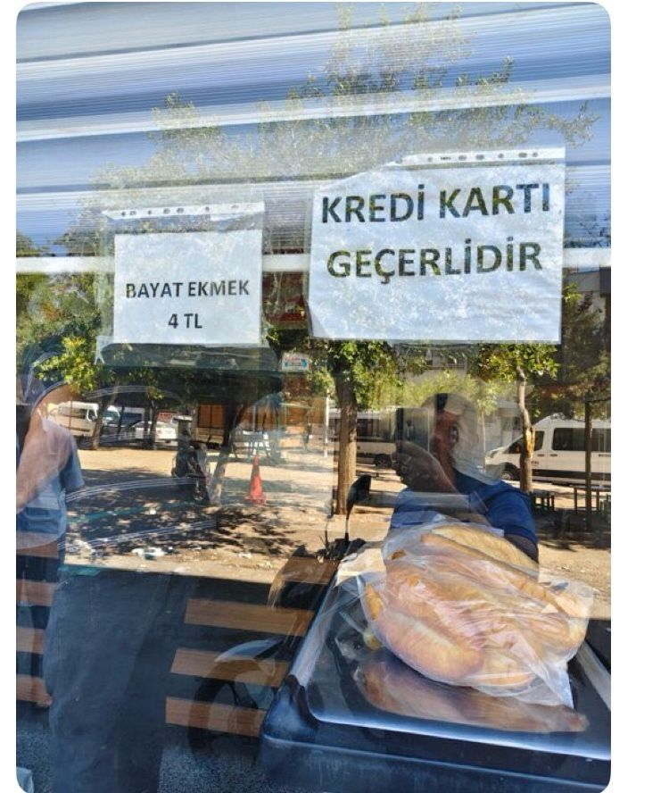 DeRyA tweet media