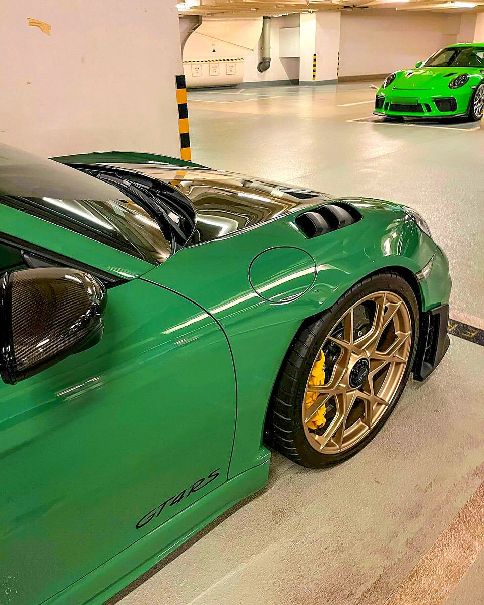 thecarguy41's tweet image. Face... Off... 🦇
Moving things around...
@Porsche 
#porsche #gt4 #gt3 #rs #batcave #faceoff