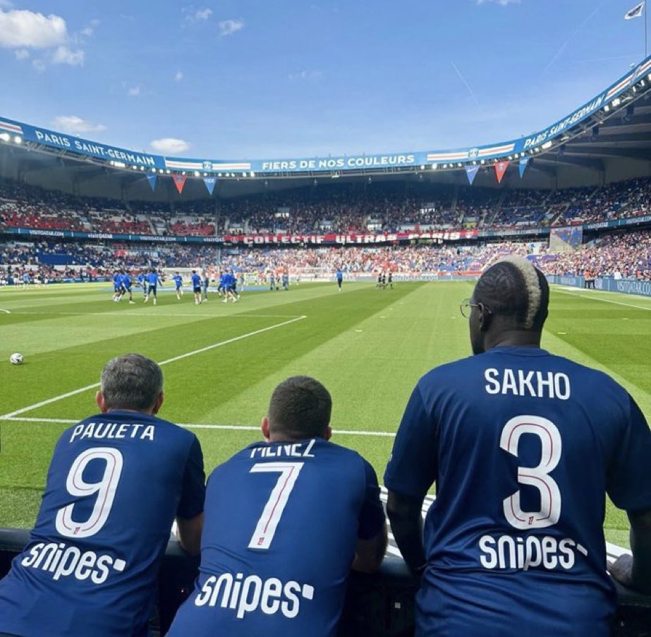 Eℓєη PSG tweet media