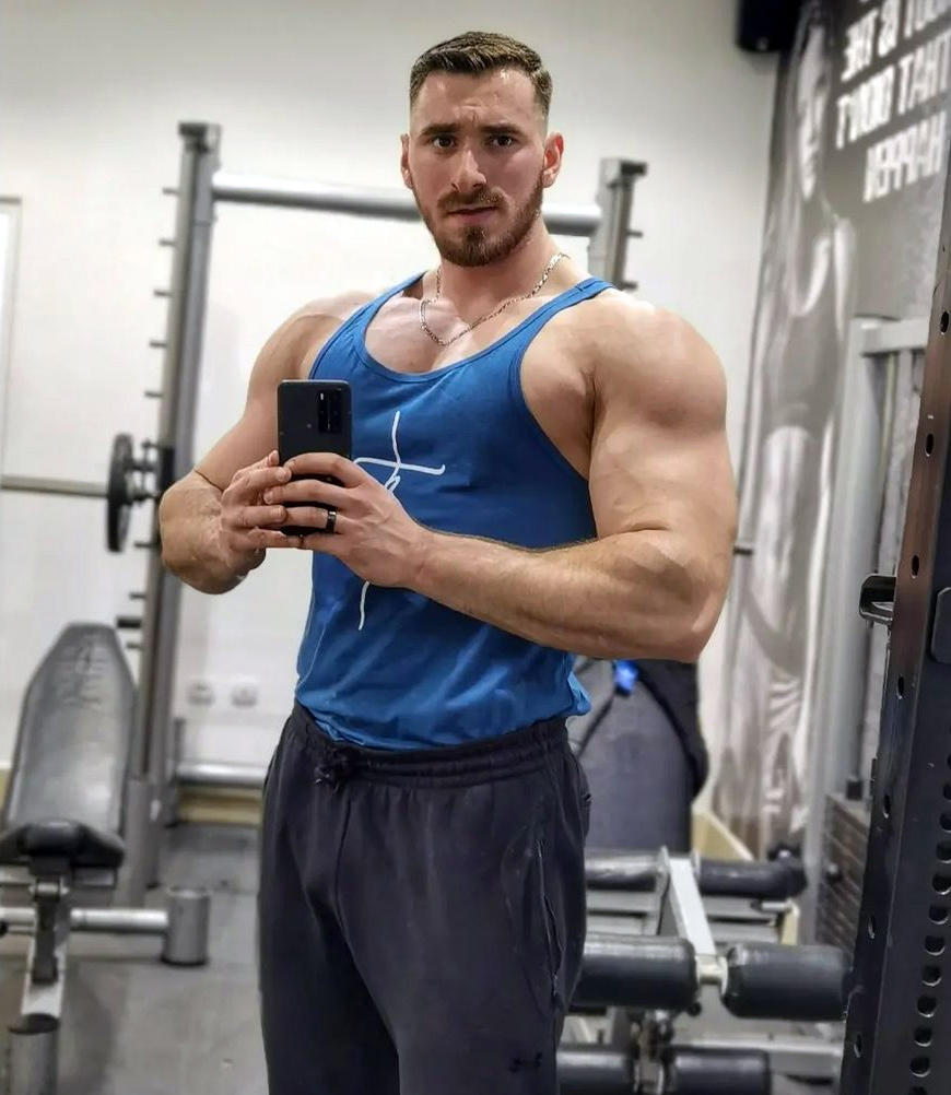 SerbianMuscle's tweet image. Security officer Marko
Height: 190 cm / 6′ 3″
Weight: 110 kg / 243 lbs
#Srbija #Serbia