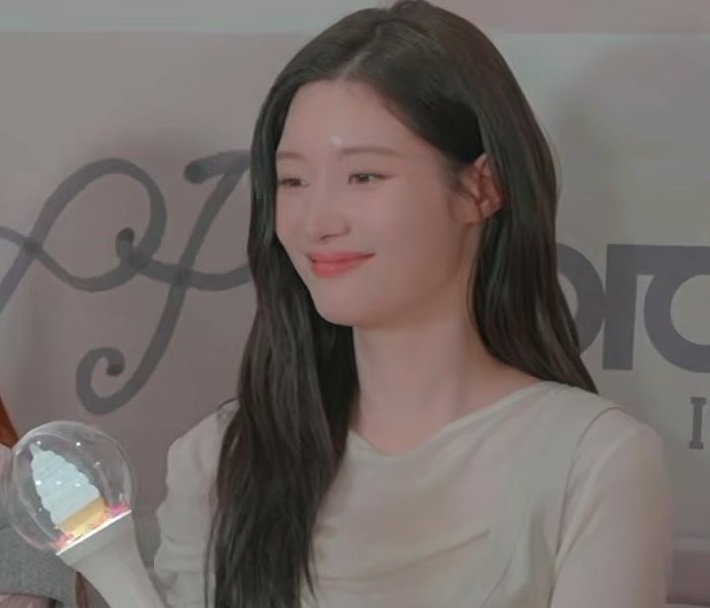 jung chaeyeon files tweet media
