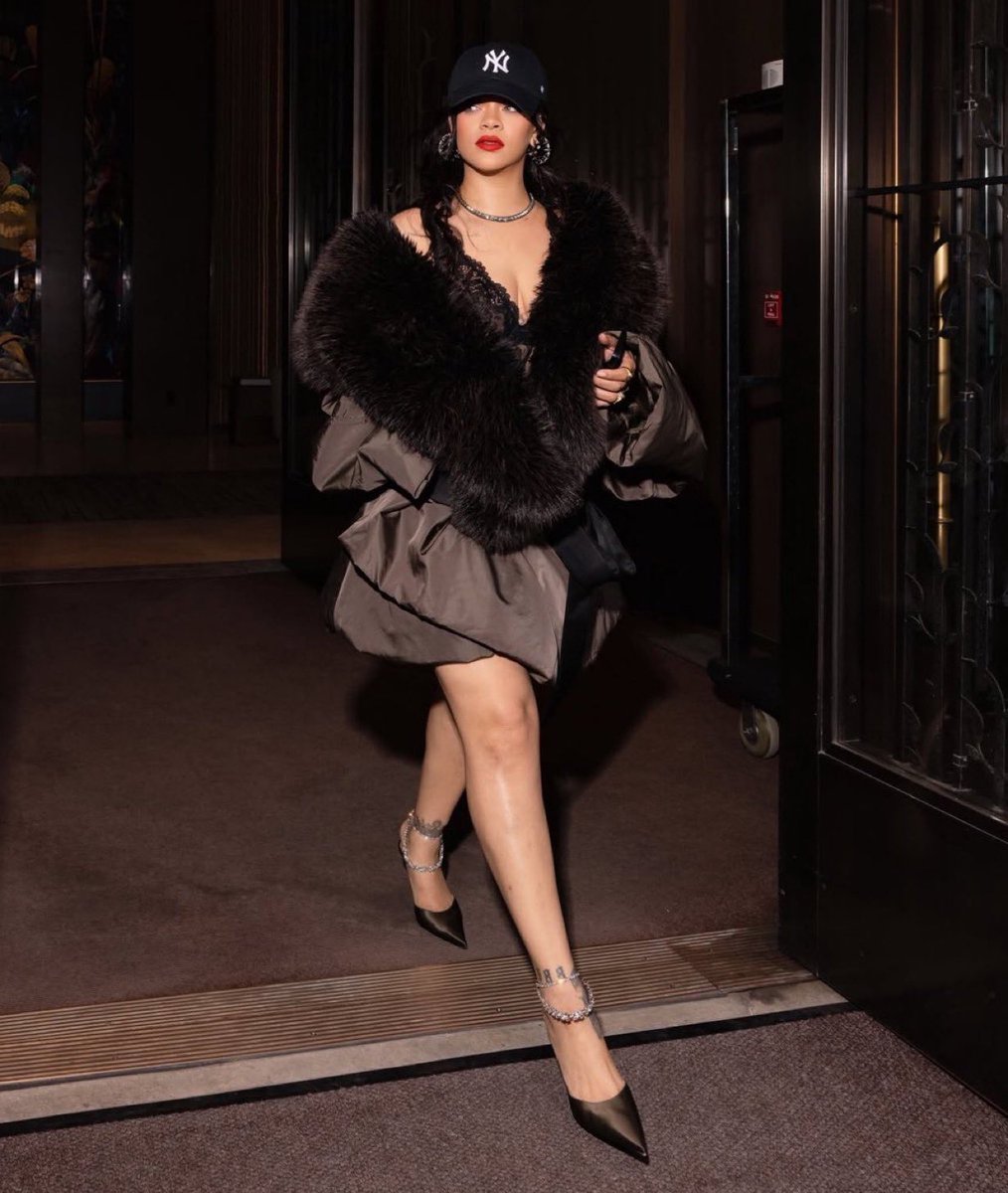 Rihanna Files tweet media