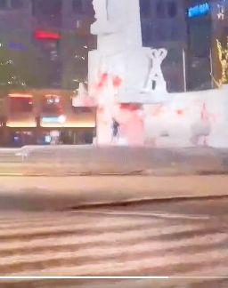 GeertwWild12909's tweet image. Daders 1 2 en 3 in beeld op de dam. Wie heeft die beelden gemaakt en waarom heb je de politie niet gebeld? @vandaaginside @Nieuwsvandedag_ @RTLnieuws @NOS #dam
