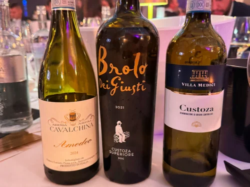 appuntidizelda's tweet photo. Wonders of White: Custoza DOC stole the show at Vinitaly 2026's first ever Fuorisalone wine, music and an unforgettable dinner night in Verona #winelover #wine #winetasting #wineblog #Italy https://t.co/3iF24srDfY https://t.co/OoWTLV6GXV