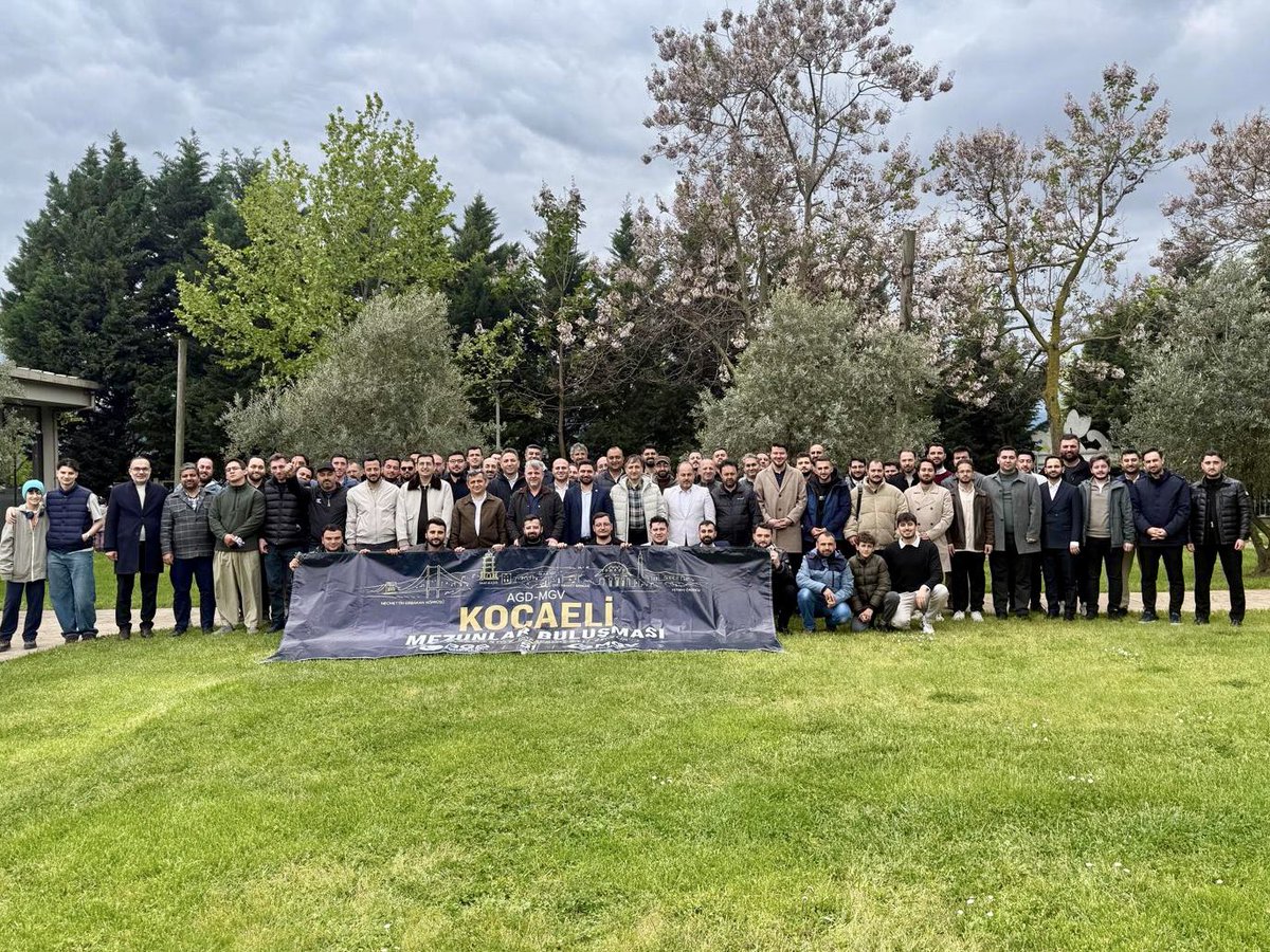 halilkayin's tweet photo. Anadolu Gençlik Kocaeli Üniversitesi 
Mezunlar Buluşması https://t.co/9dlsN6Ll22