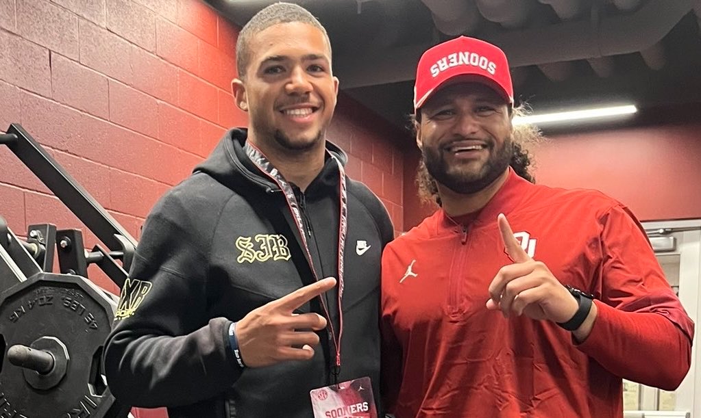 CKennedy247's tweet photo. The #Sooners are part of an early top-5 for a 4️⃣⭐️ 2028 defensive back…

“Oklahoma… It blew my mind”

“Everything they do for their guys to leave Oklahoma successful as men… That was awesome.”

“Oklahoma is definitely up there…”

MORE👀🗣️📝— https://t.co/JvF6juZihr https://t.co/H3OTReFmeL