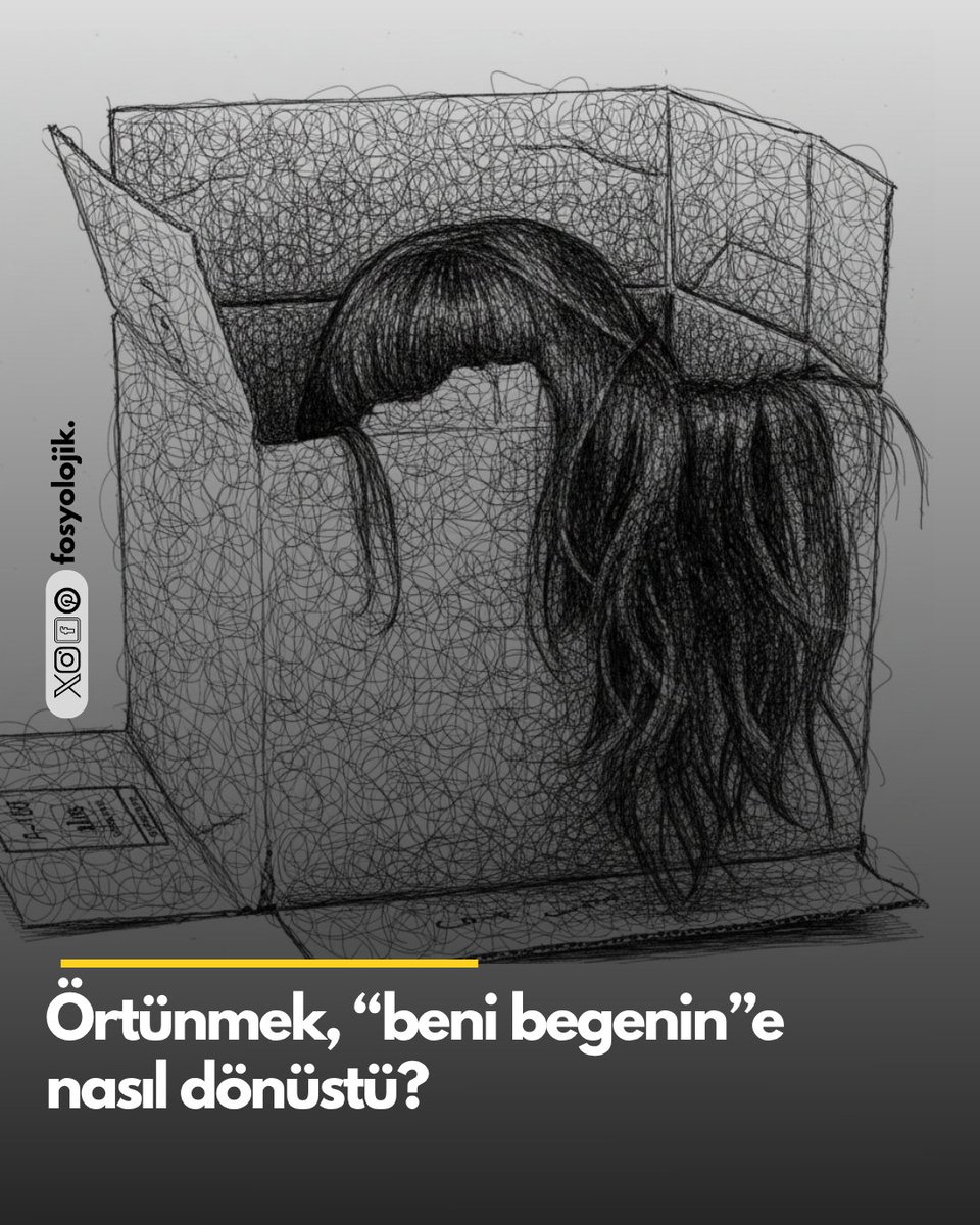 fosyolojik's tweet photo. islam’ı dünyayı yerinden oynatacak bir zelzele olmaktan çıkarıp kapitalizmin iğrenç vitrinlerinde sergilenen egzotik bir aksesuara dönüştürdük hep beraber. ,

hayırlı da olsun uğurlu da olsun kardeşler.

başımızdaki örtüyü, emperyalizmin o ahlaksız, o müstevli bakışlarına çekilmiş çelikten bir set, isyankâr bir bayrak olmaktan çıkaralı çok oldu. onu tüketim endüstrisinin ipek böceklerine kemirttiği, “tesettür” etiketli bir burjuva hezeyanına mahkûm ettik.

bizler, ilahi nizamın taşıyıcısı olmak yerine o nizamın sadece ambalajıyla oynayan şımarık, ehlileştirilmiş kitleleriz artık. şekil, boynumuza geçirilmiş altın yaldızlı bir tasmadır; biz de bu tasmayla gurur duyarak yürüyoruz.

kadının veya erkeğin sınırlarını belirleyen o haysiyetli kalkan, ruhun kapitalizm podyumlarında çırılçıplak soyuluşunu gizlemeye yetmiyor artık.

renklerin uyumunda, kumaşın markasında, iğnenin saplanış açısında aradığımız kusursuz “şekil”; içimizdeki direniş hattının çoktan çökertildiğinin en fiyakalı belgesidir.

görünmeyerek var olmanın, küresel düzene “ben sizin pazarınızın arzulu bir metası değilim” demenin manifestosuydu eskiden kafamızdaki. şimdi ise “beni de görün, beni de beğenin; ben de bu karnavalın içindeyim” homurtusunun ipekten dokunmuş, marka logolu bir megafonuna dönüştü.

vahşi batı’nın dayattığı estetik normlara yaranmak için şekilden şekle girerken anti-emperyalist bir dinin mensupları olduğumuzu iddia etme arsızlığını gösteriyoruz. başörtüsü, bizi modernizmin çürütücü kültürel hegemonyasından ayıran o kalın ve tavizsiz sınır çizgisi olmalıydı oysa; yine oysa şimdi o hat, moda dergilerinin “muhafazakâr stil” sayfalarında flulaştı, eridi ve yok oldu.

artık başını örten bir kadınla sistemin seküler tüketicisi arasında ontolojik bir fark kalmadı; fark sadece tüketilen markanın reyonunda ve renk paletinin tonundadır. ikimiz de aynı obez iştahla, aynı tüketim putunun önünde secdeye varıyoruz, maalesef.

şatafatlı kafelerde, nargile dumanları arasında, lüks arabaların deri koltuklarında sergilenen bu yeni “tesettür”; islam’ın o dünyayı sarsan iddiasının tabutuna çakılan çividir.

kumaşın altındaki o asi, o dünyayı reddeden mümin şuur buharlaştı; özetle, geriye sadece şıklık yarışına girmiş, kendi bedeni üzerinden sahte bir dindarlık simülasyonu üreten, kurulu düzene zerre kadar tehdit oluşturmayan evcilleştirilmiş vitrin mankenleri olarak kaldık.

başörtüsü, bizi dünyanın kirinden koruyacak ilahi bir zırh iken biz onu kendi dünyevileşmemizi, kendi içsel çürümemizi estetik bir şekilde ambalajlamak için kullandık.

şekil muzaffer olunca da el mahkum mana ipeklerin altında boğularak can verdi.

bizler artık kafamızda taşıdığımız, içi bütünüyle boşaltılmış o bayrakla teslim olduğumuz düşmanın kalesine doğru “zafer” naraları atarak yürümeye devam ediyoruz.

geçer inşallah.

ezgi akgül

4 mayıs 2026 /ankara