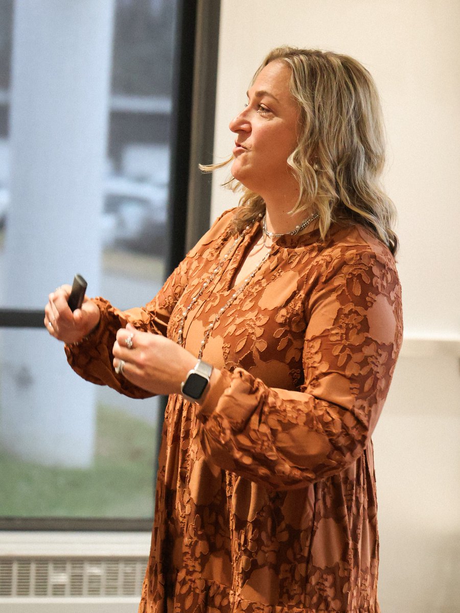 JeaneneDutt's tweet image. I love the moments when I can truly connect with an audience — when the room shifts from simply listening to genuinely relating.

#BecomingYourBest #PersonalGrowth #GoalSetting #Motivation #LeadershipDevelopment #EducatorsInspire