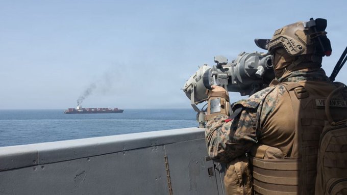 AymanMatNews's tweet image. Trump announces “Project Freedom” to guide ships through Hormuz..

#US President Donald Trump threatened that Iran would be “blown off the face of the earth” if #Iran attacks U.S. ships guiding vessels through the Strait of Hormuz.