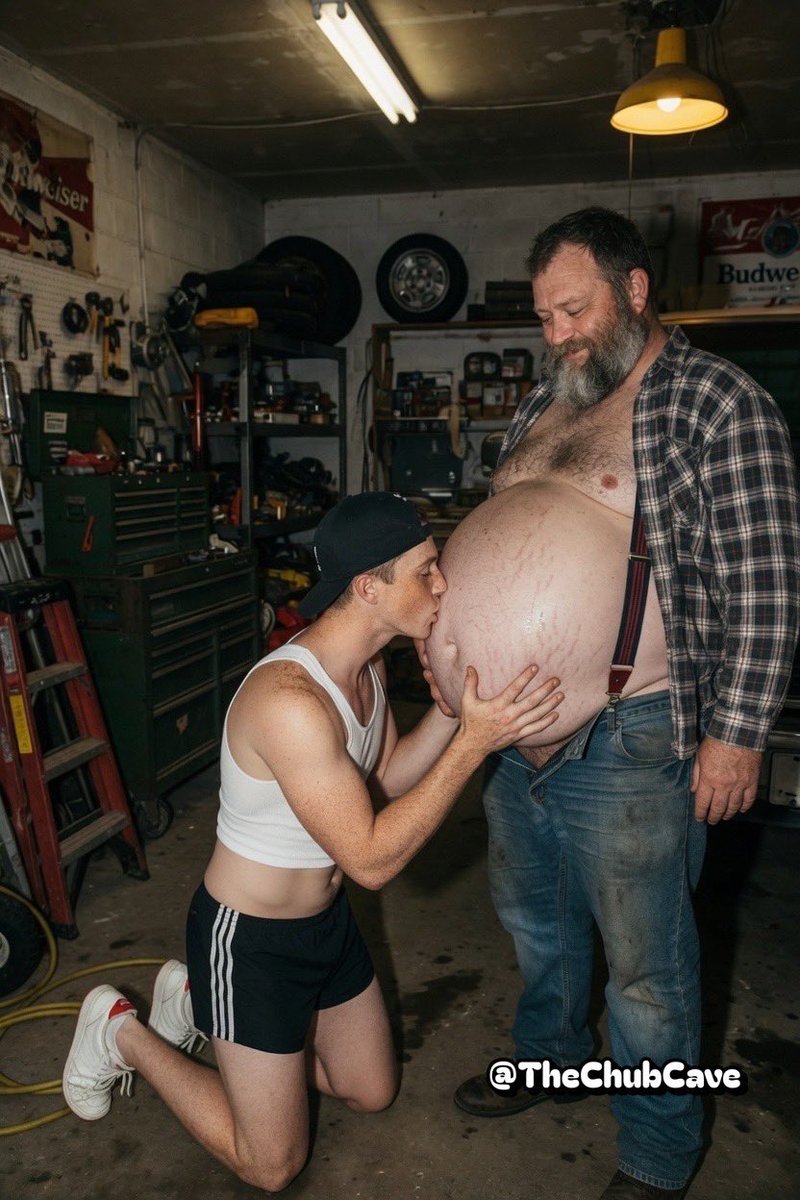 TheChubCave's tweet photo. Fat older stepdaddies love good belly rubs from their stepsons

#fatlove #oldermenlover #bellyrubs #chubby_chaser #dilf #daddykink #chubbyolderman #bellydaddy #chaser #chubbydads #chubbyai https://t.co/21UTf1Hrup