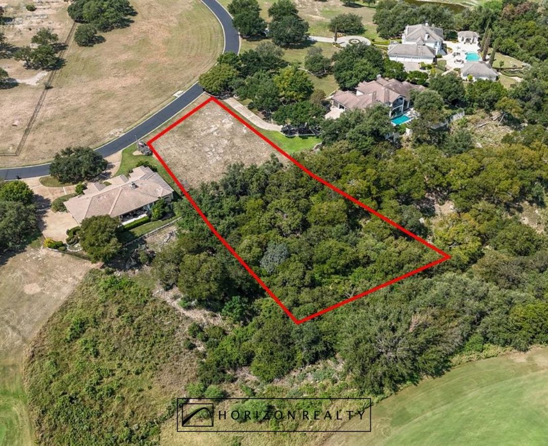 HorizonRealtyTX's tweet image. Horizon agent, Krista Thompson has this golf course lot listed for sale, located within a gated community featuring a world-class course designed by Arnold Palmer and maintained by Omni. #spicewoodtx #HorizonRealty #forsale #realestate #realtor