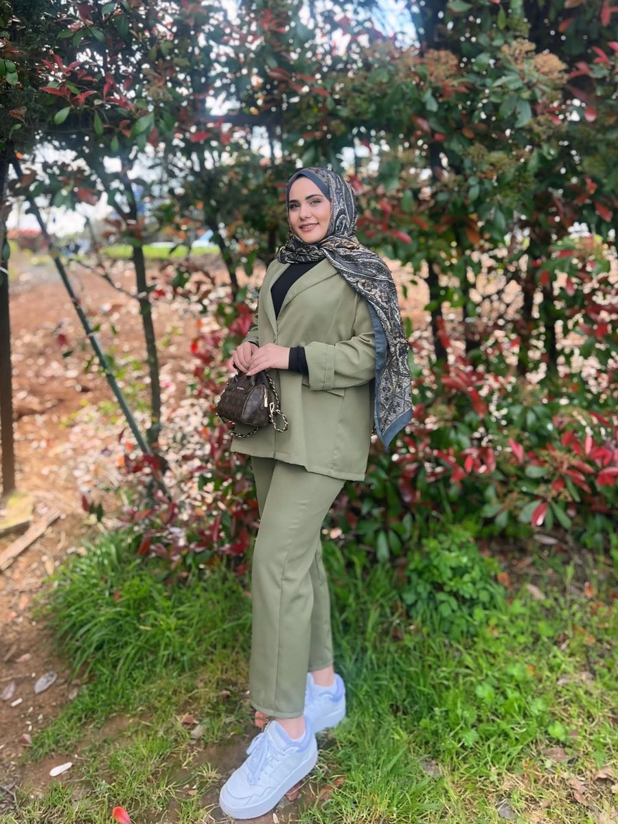سالي الحمصية tweet media