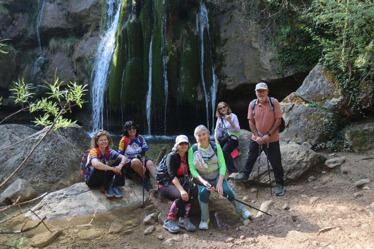 CentreCEG's tweet photo. 🌄 Dilluns 27 d’abril vam gaudir d’una excursió espectacular pels gorgs de Campdevànol!
Un recorregut envoltat de natura, aigua cristal·lina i racons que convidaven a parar, respirar i deixar-se portar pel paisatge 💧🌿🌞

#guissona #Excursionisme https://t.co/wsKjgGJ32A