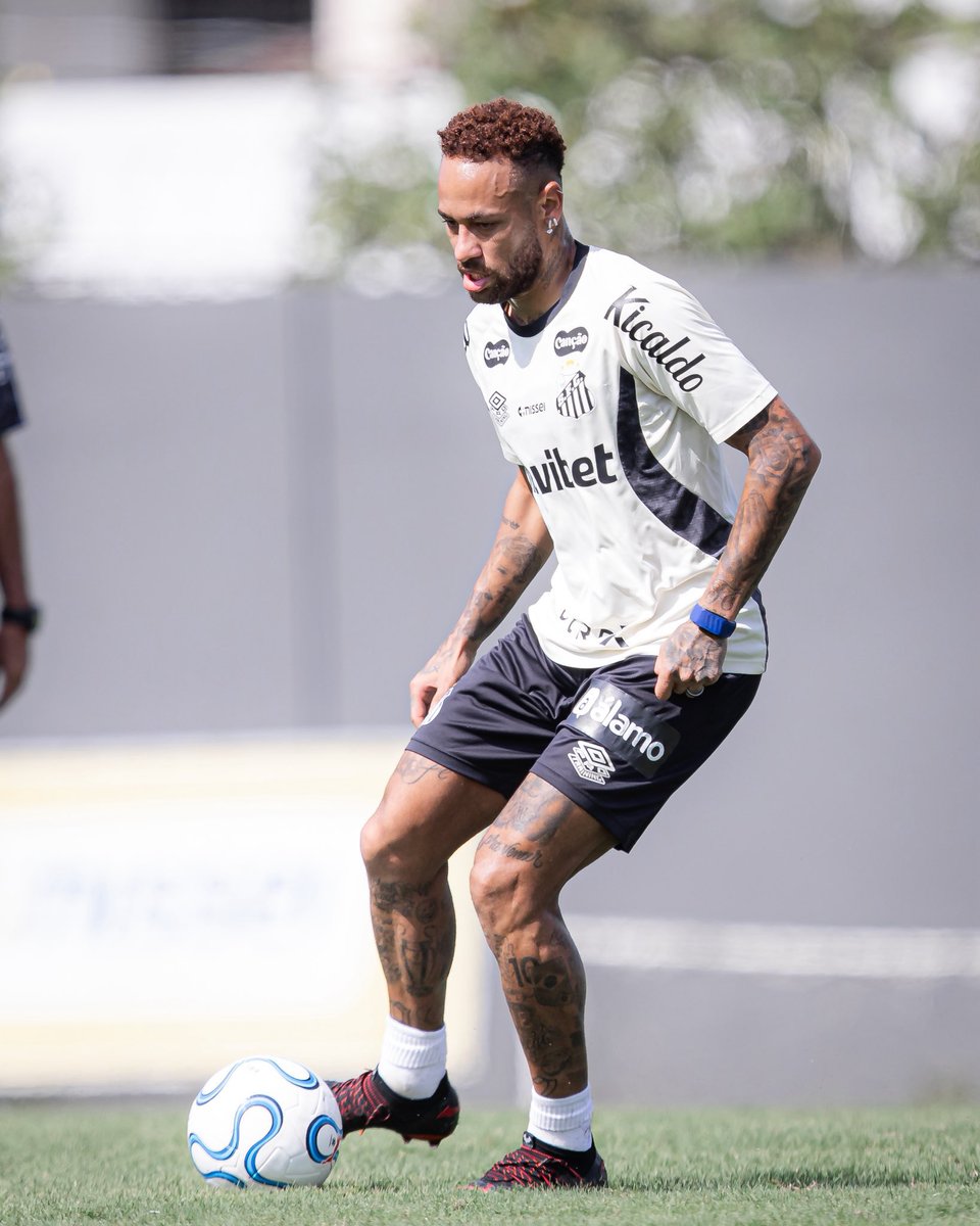 Estagiário do Ney tweet media