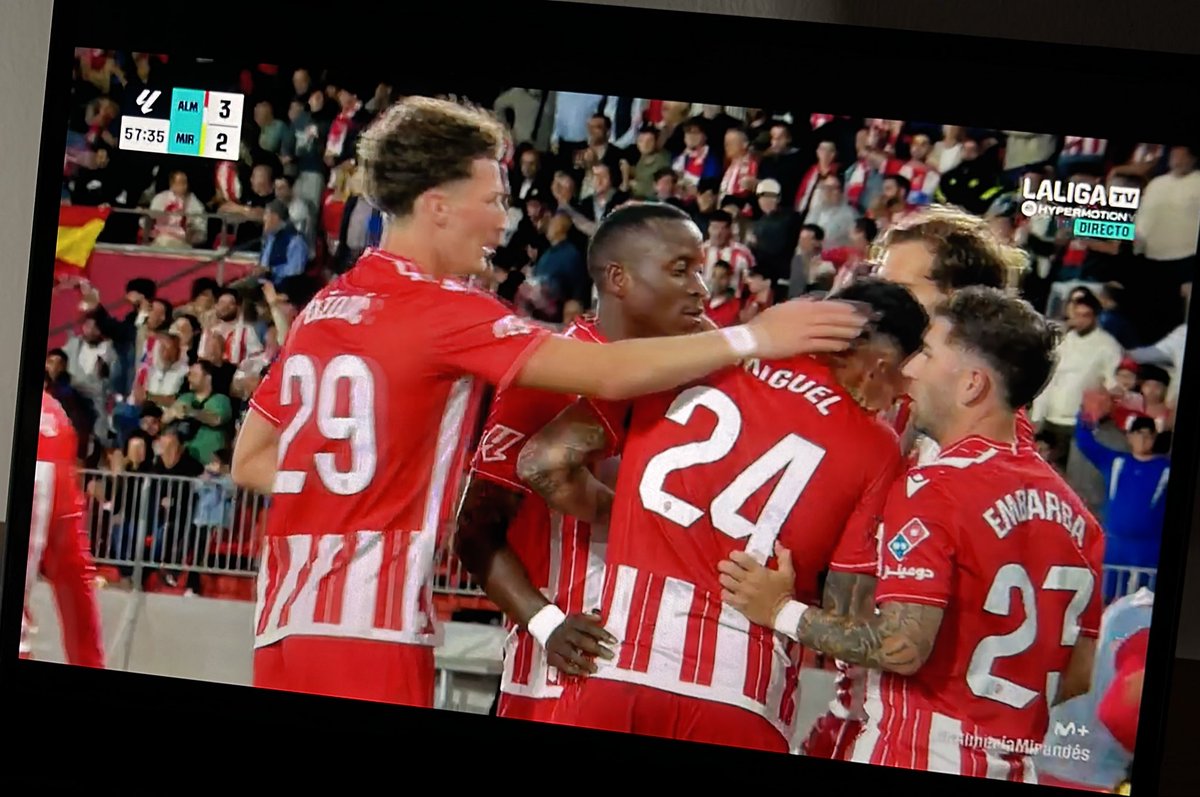 Abraham4Ramos's tweet photo. Como estará mi equipo cuando canto oos goles del Almeria como sino hubiera un mañana https://t.co/j3jYsdZLwR