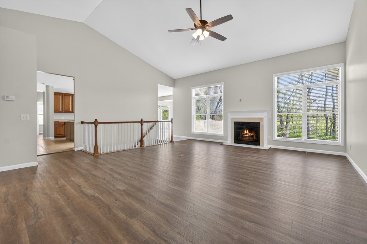 squawkyone's tweet image. Price Reduction &amp;amp; Featured Listing of the Day!

📍412 Marine Terrace - Lake St. Louis, MO 63367

 $749,900

For more info please call:

Property Listed By:
Cathy Shaw-Connely
(636) 346-4960

Tom Shaw Realtors
(636) 532-1922

#realestate #forsale #lakestlouis #ranch #custom