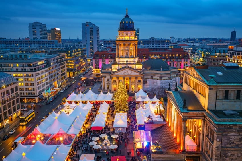 GlobalDWeds's tweet photo. 🎄 Christmas Markets of Poland, Prague &amp; Germany
📅 Nov 30 – Dec 7, 2026
💰 From $3,625 CAD pp (flights not included)
Explore Kraków, Wrocław, Prague, Dresden &amp; Berlin ✨
Festive markets, mulled wine &amp; holiday magic 🎁
DM for alt dates or USD pricing
🌐 https://t.co/th93UiOQCX https://t.co/i8bcVACQcz