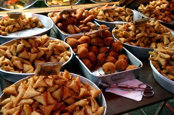 Toukared6's tweet photo. Marché Forain de La Réunion https://t.co/6BqiD34PTP