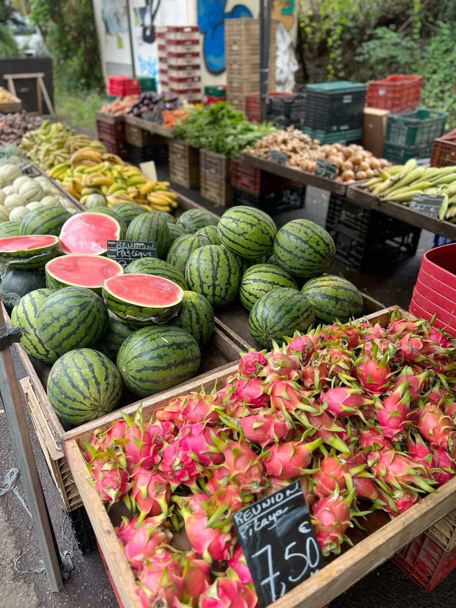 Toukared6's tweet photo. Marché Forain de La Réunion https://t.co/6BqiD34PTP
