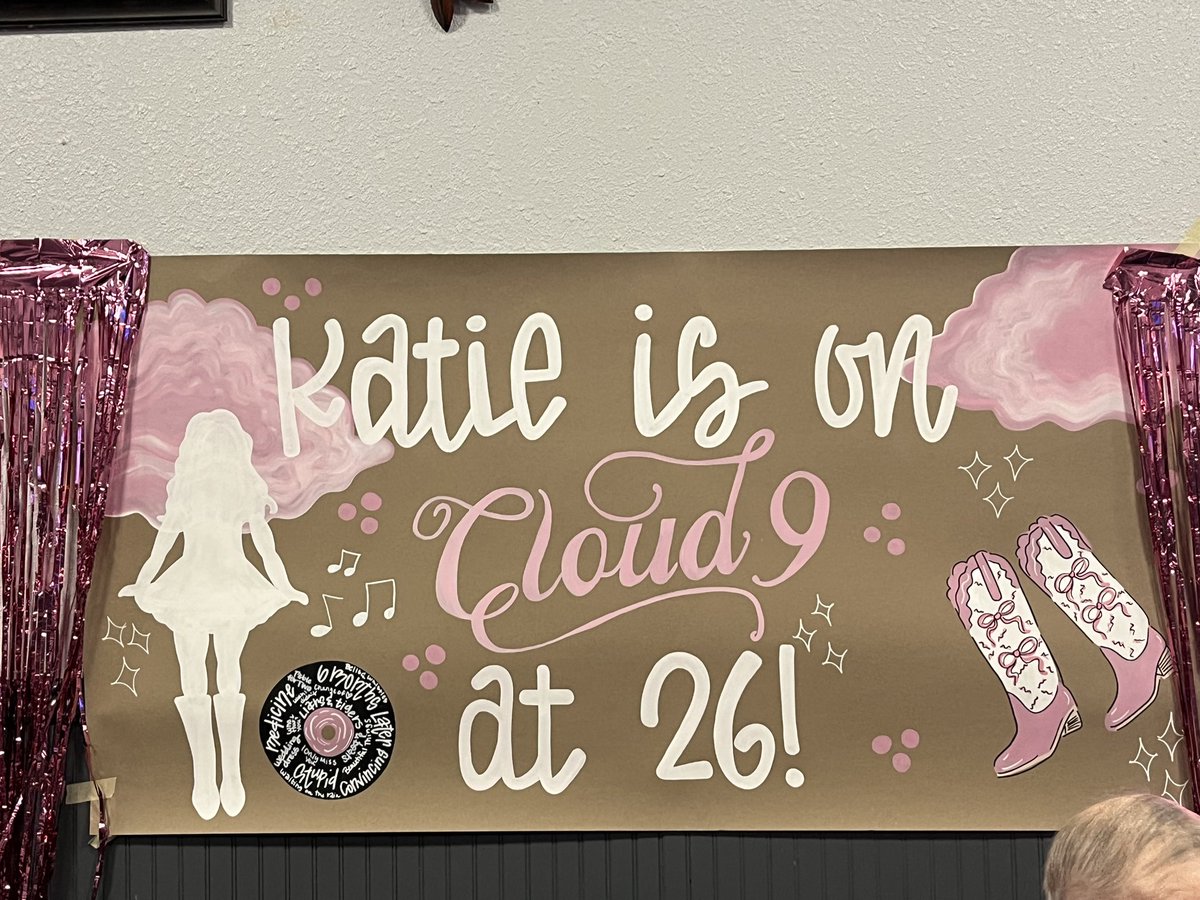 katie is on cloud 9 🩷☁️ tweet media