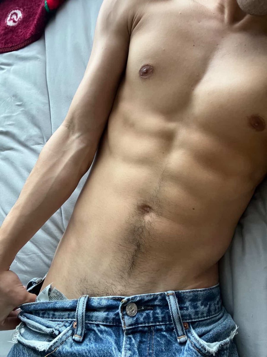 anonnstrangg's tweet photo. RETWEET FOR UNCENSORED https://t.co/YmUi2e50s1