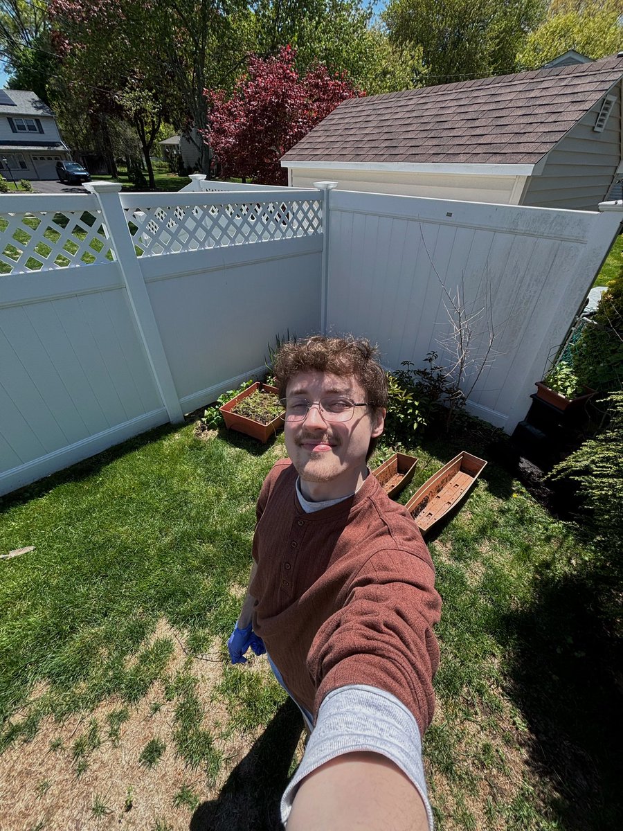 d0lldaddy's tweet photo. A beautiful day to do some gardening https://t.co/phkYUvfSuR