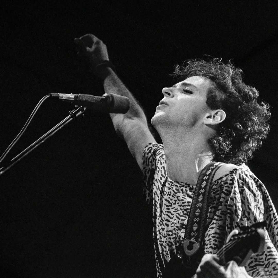 FlacoStereo's tweet photo. Soda Stereo, Gustavo Cerati en La Casona Discotheque, madrugadas hermosas e interminables en los 80's 

Foto inédita : Andy Cherniavsky https://t.co/XXxU1Qlpjn