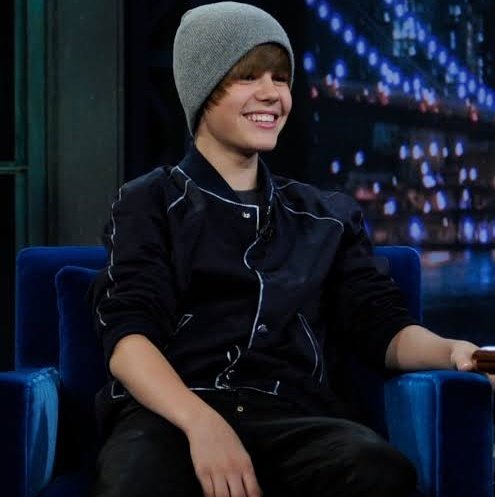 conexaobbr's tweet photo. SÓ QUEM VIVEU SABE!

Dezesseis anos atrás, beliebers levantavam a tag "Bustin Jieber" após o twitter BLOQUEAR o nome de Justin Bieber. O príncipe do pop estava todos os dias nos Trendings Topics e era responsável por 3% do uso dos servidores da plataforma.

Que época boa... https://t.co/VDIYumaPmC