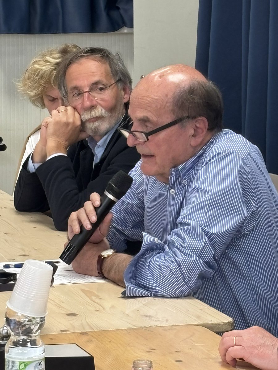 pbersani's tweet photo. Bologna. Bastasse un libro per aprire una discussione e far capire cosa ci giochiamo, questo “Un sistema sanitario in bilico” di Francesco Taroni sarebbe da candidare subito. Per aprire una discussione bisogna dire cose chiare e anche disturbare qualcuno. 1/ https://t.co/qGigZVnZl7