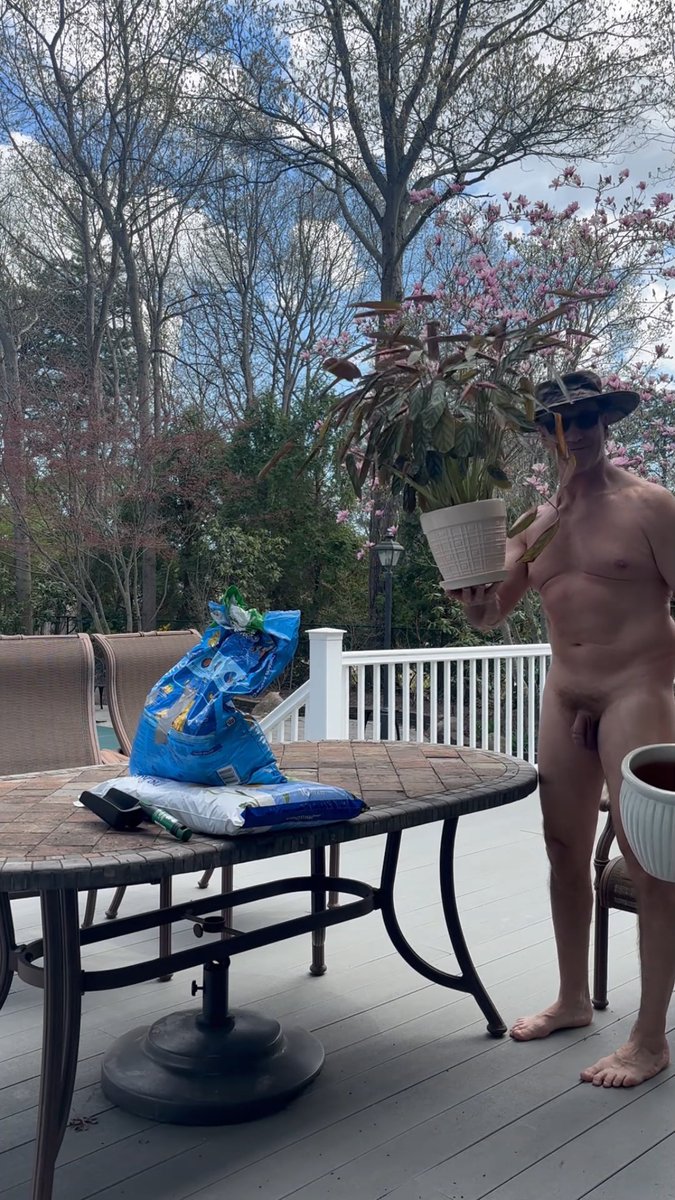 Nudist since 91 tweet media
