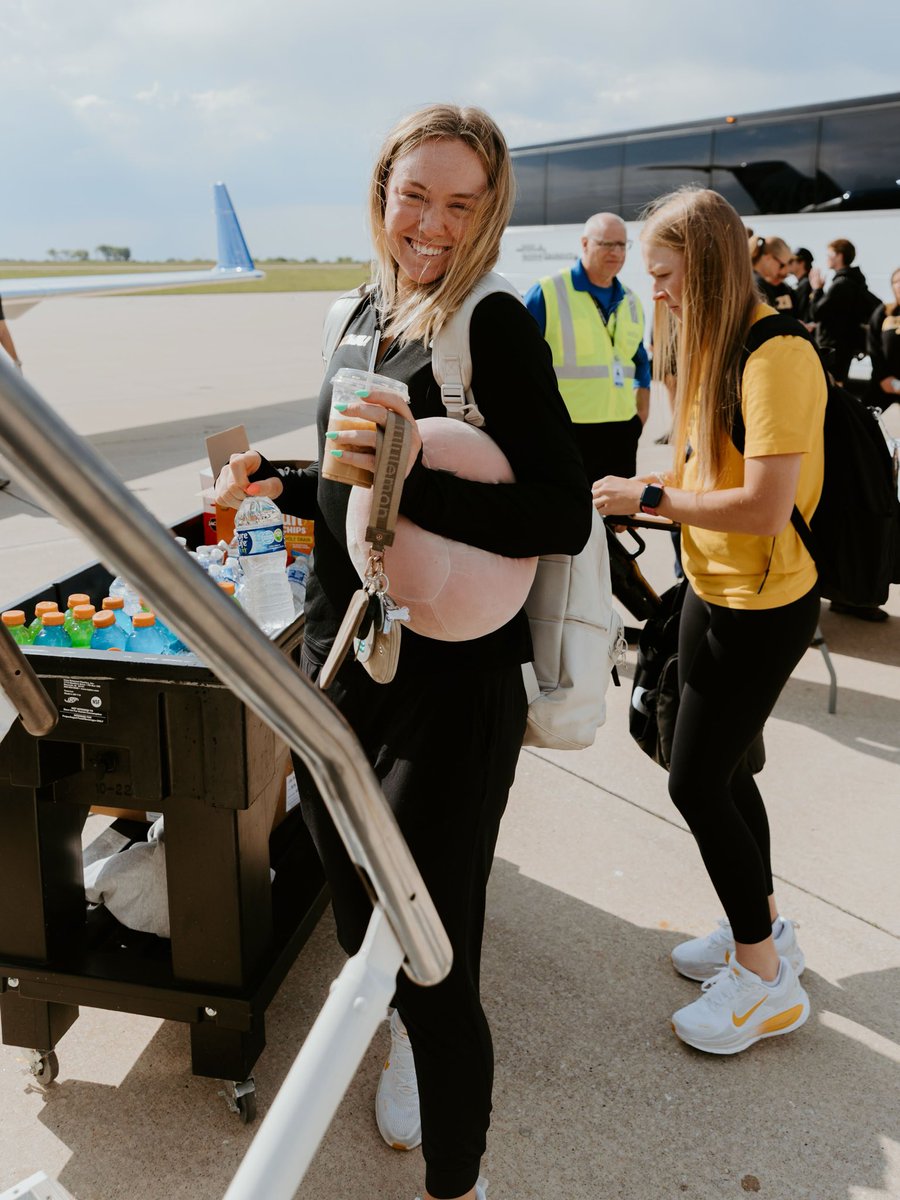 MizzouSoftball's tweet photo. Tournament Bound ✈️

#MIZ 🐯🥎 | #OwnIt | #FLYCOU https://t.co/0afFbs364p