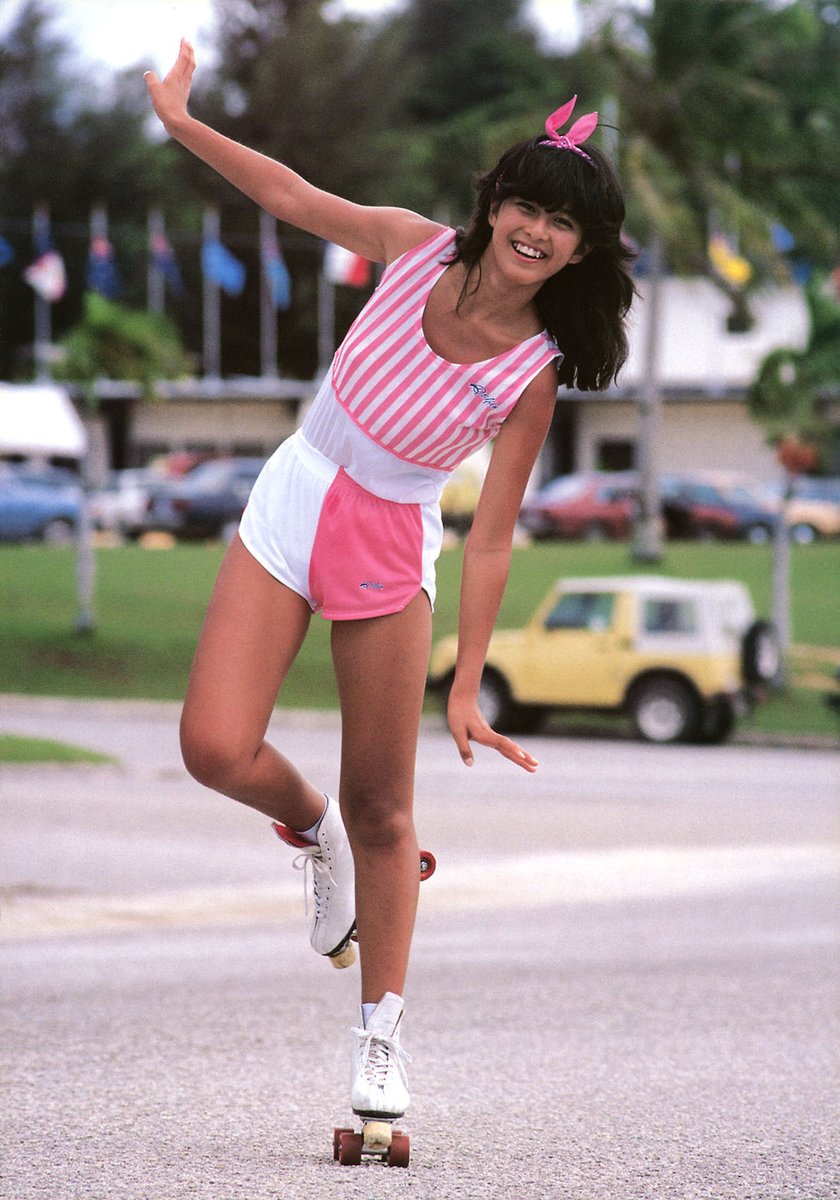 The80sDream's tweet image. Yumi Morio 森尾由美 roller skating in 1982

#1980s #JapaneseDream
