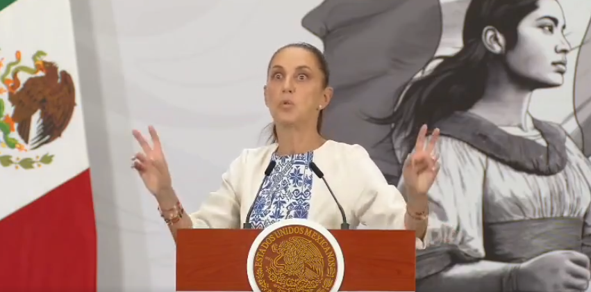 BrujoComanche's tweet photo. @JJDiazMachuca Es todo menos presidente de una nación. Bueno sí, de una nación bananera https://t.co/gL09VzCdKh