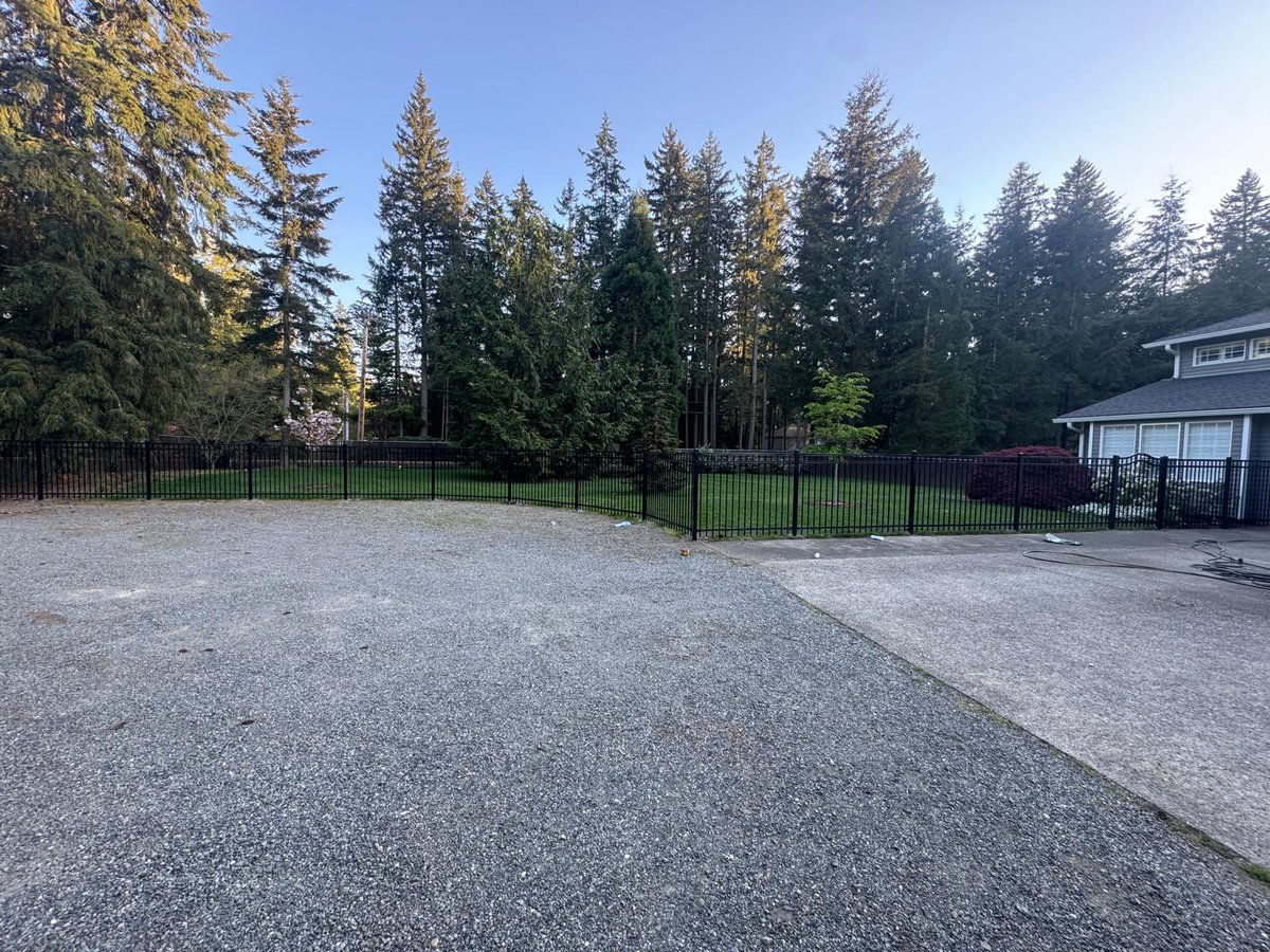 LlcDios's tweet image. ✨ From old to amazing ✨
See how we transformed this space with a strong, secure, and stylish fence. 💪🏡
#BeforeAndAfter #FenceTransformation #HomeUpgrade
