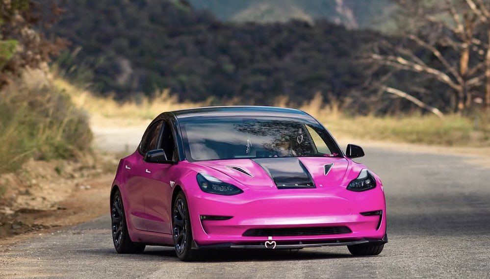 TeslaClubSoCal's tweet photo. EV FEST Car Show! 
CONFIRMED: @bab_m3lr 

#evfest #socalevs #teslaclubsocal #fthepump https://t.co/IDZWCcYGY2