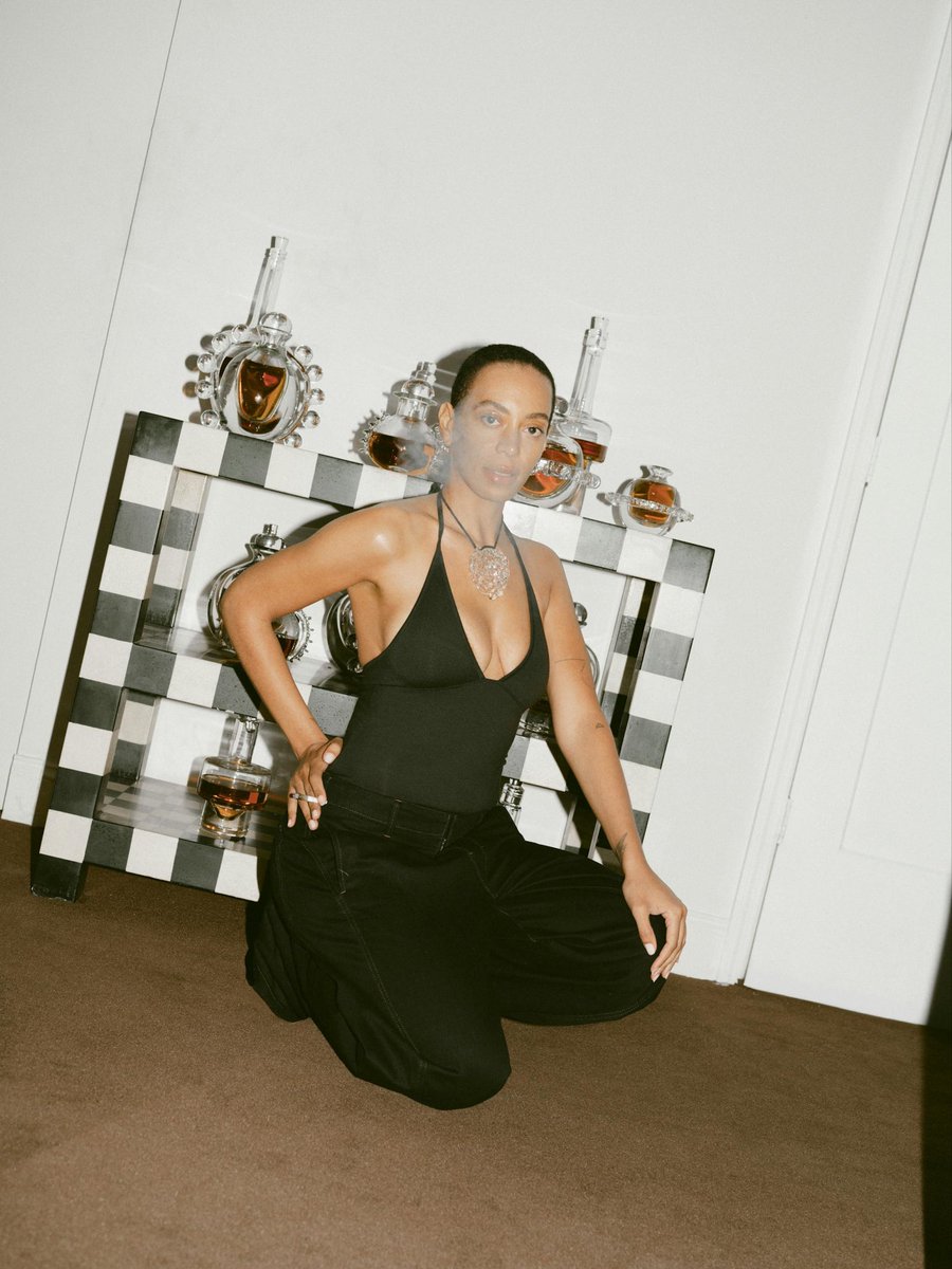 solange hourly tweet media