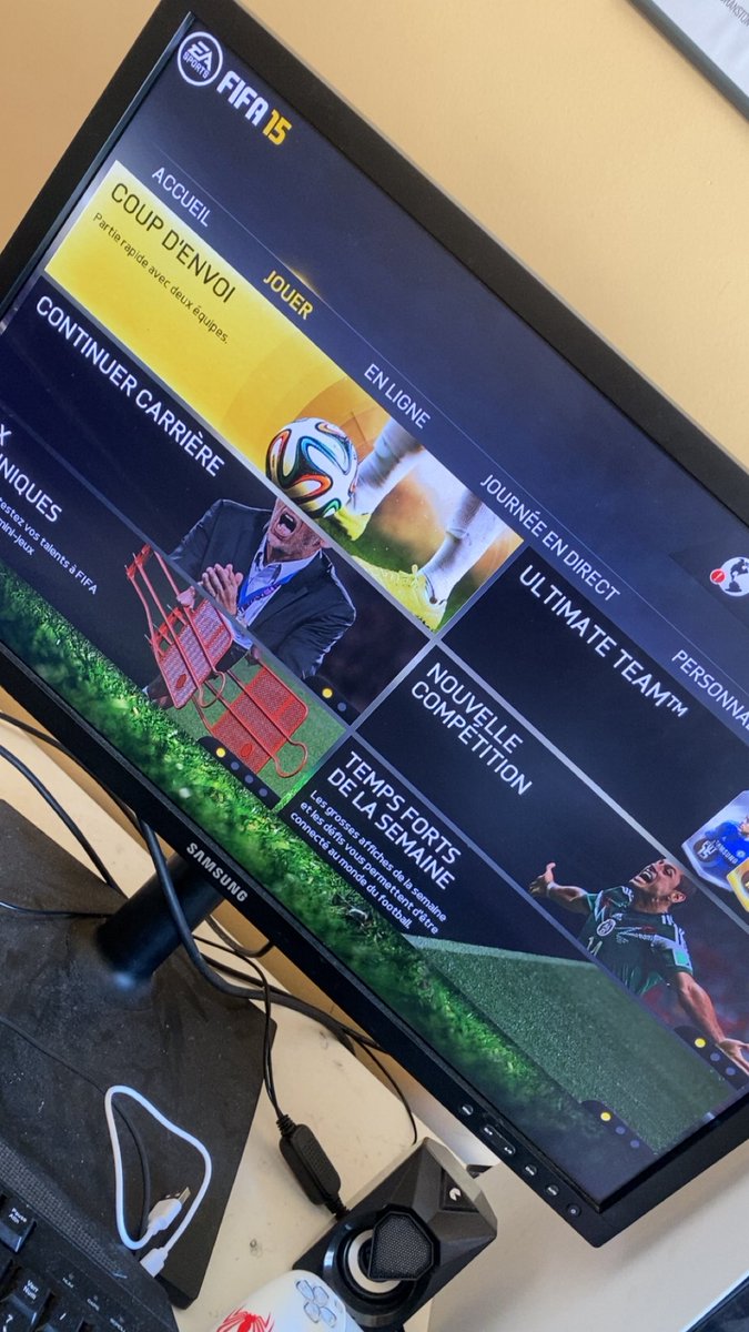 J’ai racheté FIFA 15 et 17 et là je joue au 15 la claque que je me suis pris honnêtement le gameplay et les graphismes sont meilleurs. Et c’est moins Arcade par rapport à FC26. Et moins minimaliste et plus de couleur ,les menus etaient simples