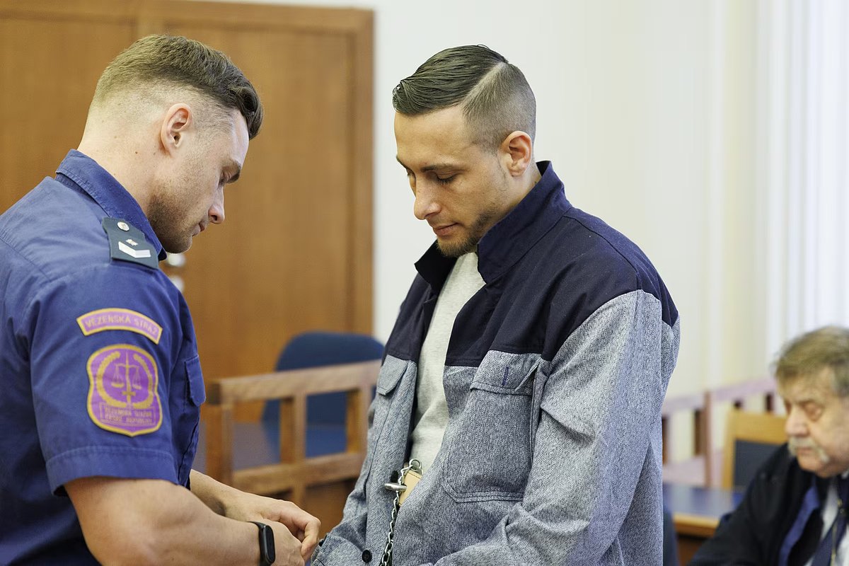 lover_unif's tweet photo. Photos from Czech courts (110)
#handcuffs #handcuffed #prisoner #court #prison #prisonguard #czechcourt #vscr #vscrcz #pomahatveznit #pomahataveznit #dozorce #bachar #eskorta #soud #vezen #mukl https://t.co/0EehCrxwxP