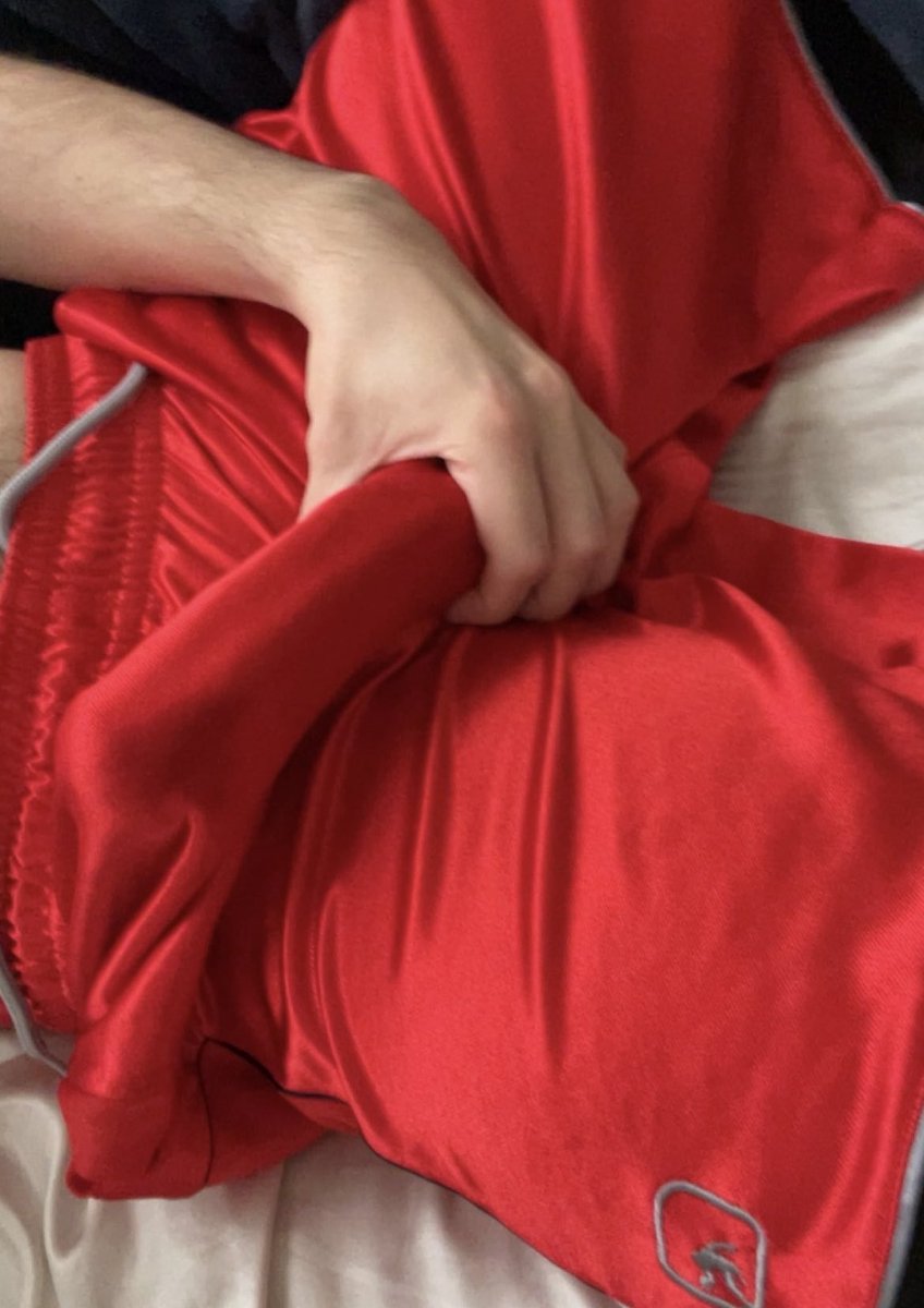 playboyjsph's tweet photo. @lanawantcookie @Arisnavro How about about red? https://t.co/mpJszOTOK4