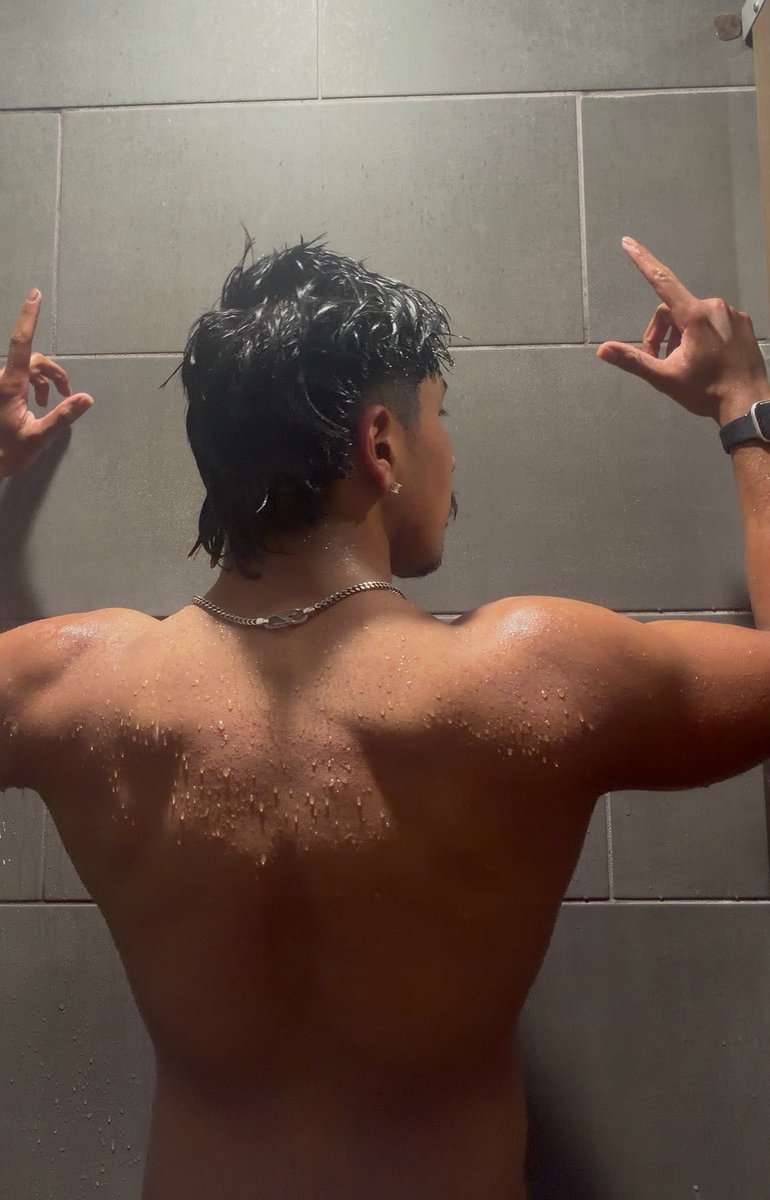 gnzlzz_'s tweet image. luh back pose #mlm #gym