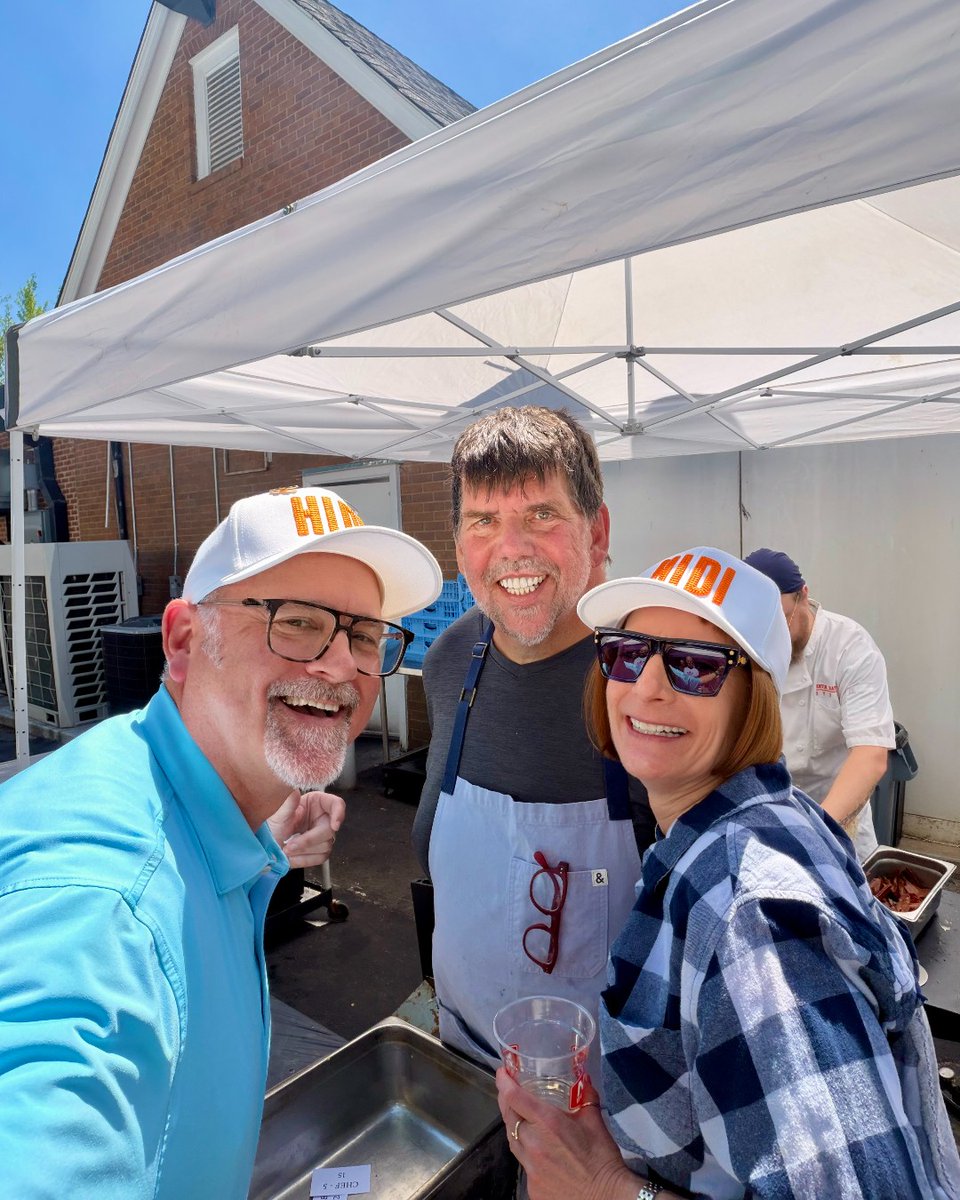 GaNaturalGas's tweet photo. Still savoring the impact of Giving Kitchen's Final Burger Benefit from this weekend. We're proud to continue to team up with Giving Kitchen to help provide critical assistance to food service workers when they need it most. https://t.co/ehmQM2YggL