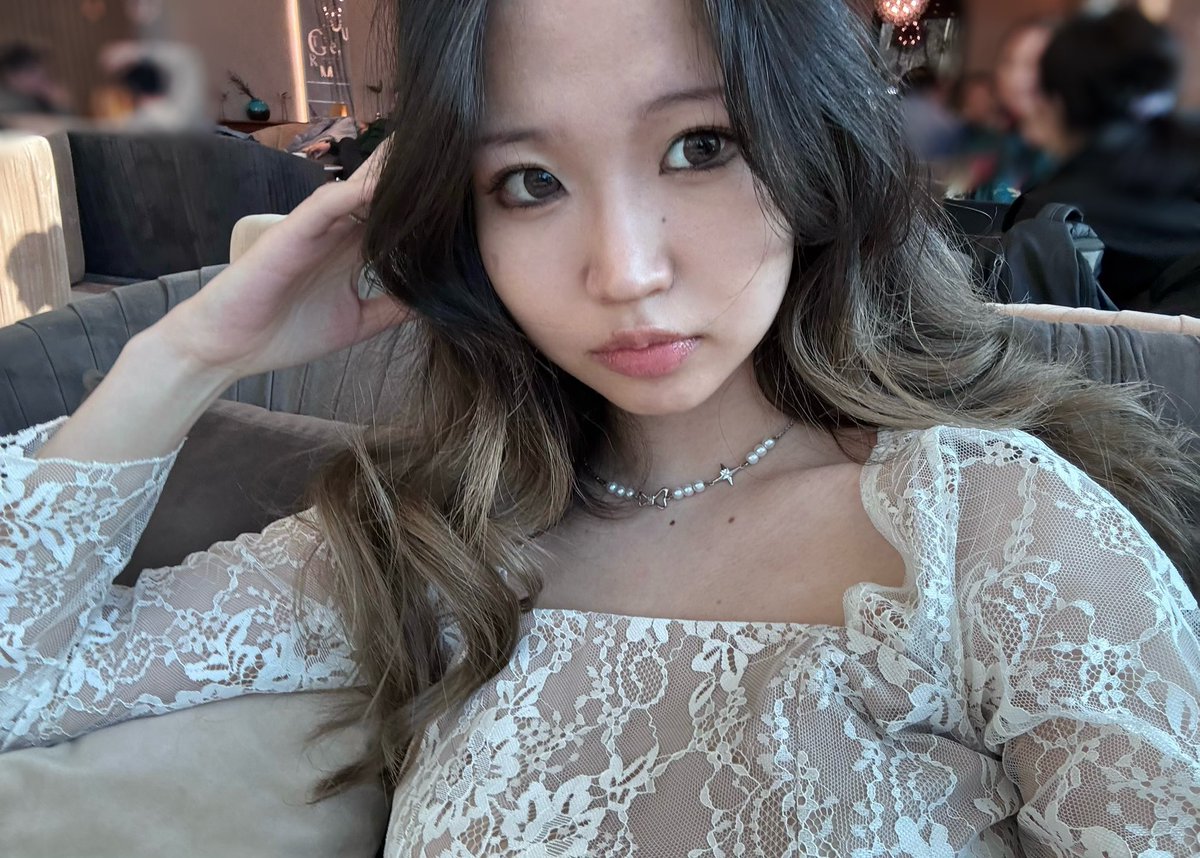 ari tweet media