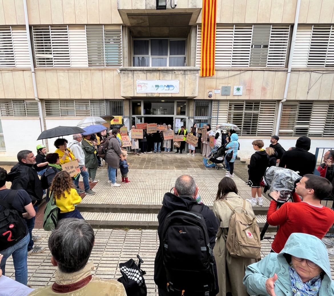 COS Maresme ♀☭ tweet media