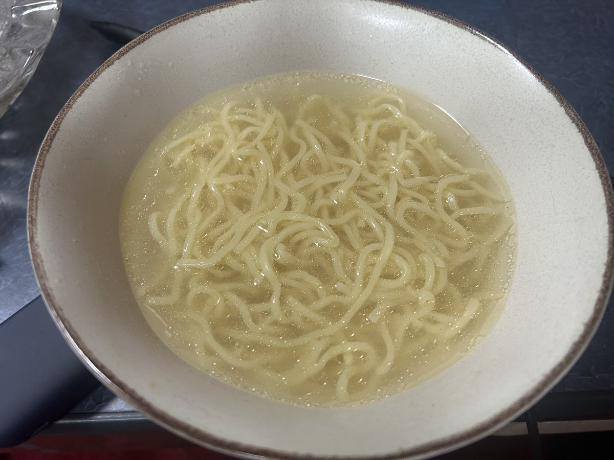 GW恒例の昼夜逆転生活がはじまってしまいました。
手始めに塩ラーメンを作ってしまう馬鹿です