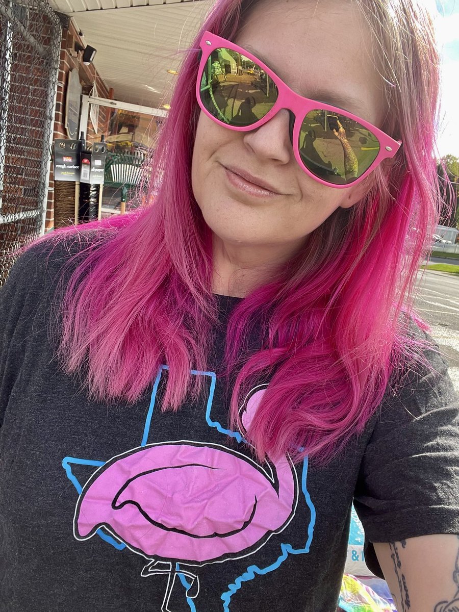 ChunkyFlamingo's tweet photo. It’s #MingoMonday and a great idea to grab that flamingo loving mom or wife some ChunkyFlamingo swag for #MothersDay!So grab something today and use the code Chunky20 and save 20%! Head on over to https://t.co/LUjejp9fP0 now and it will ship today and should be there in time! https://t.co/1u9P9kHsHU