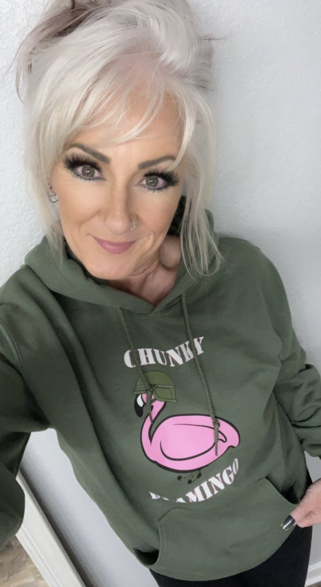 ChunkyFlamingo's tweet photo. It’s #MingoMonday and a great idea to grab that flamingo loving mom or wife some ChunkyFlamingo swag for #MothersDay!So grab something today and use the code Chunky20 and save 20%! Head on over to https://t.co/LUjejp9fP0 now and it will ship today and should be there in time! https://t.co/1u9P9kHsHU