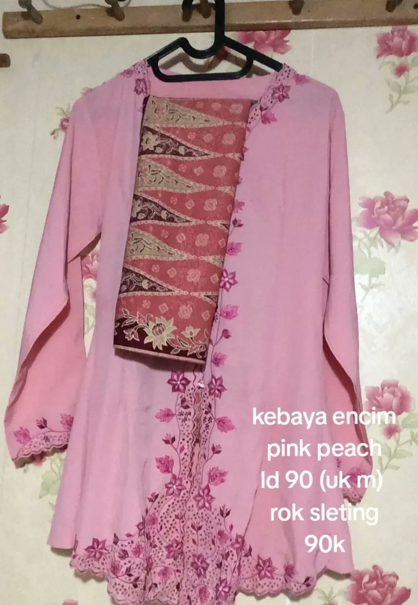 kiasansemu's tweet image. hi guys, aku open preloved baju aku (pemakaian pribadi ya) bisa co oyen! tanya2 bisa dm aja #zonauang #preloved #BU
