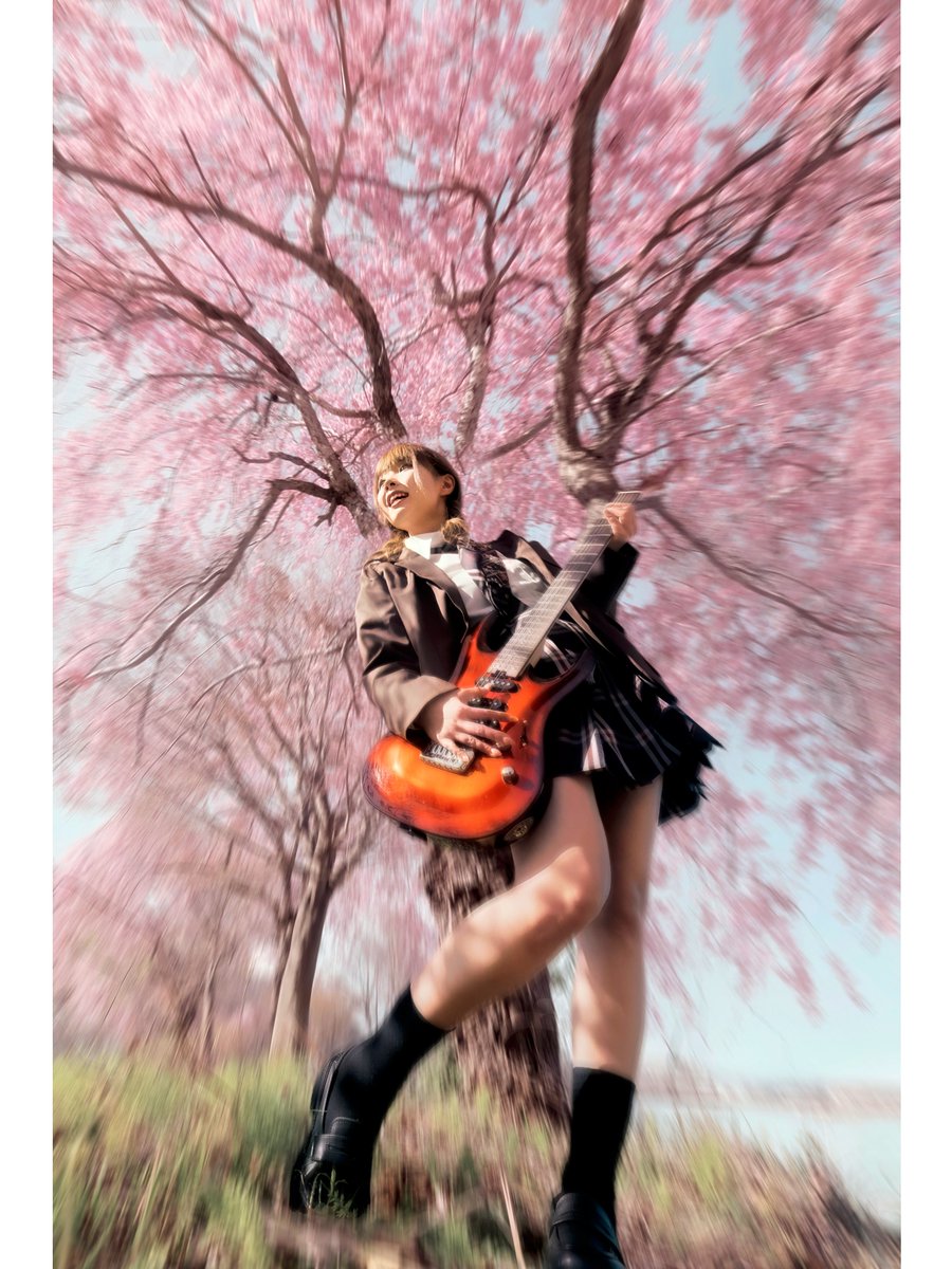 Thor_0916's tweet image. おはようございます。Rock'n莉樺さん（@dc95rk）富士山撮りに行ったとき超広角レンズ（15mm）で遊びました。短いレンズで撮れば必ず大きく歪むのですが、どう歪ませるかのデザイン勝負で面白いです。莉樺さん経験あるので最近よく遊んでもらっています。良い子供の日を。TLを花でいっぱいにしよう